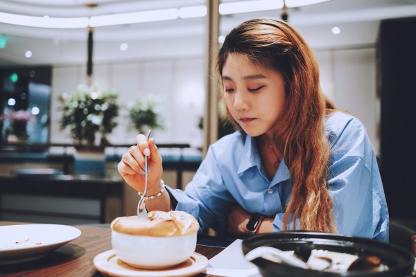 长年不吃晚饭的东说念主的确能瘦吗?其实不是的